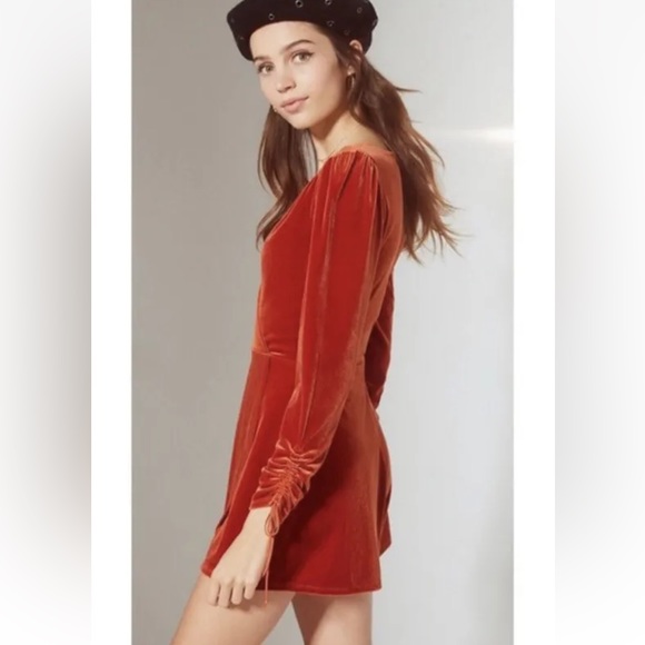 Urban Outfitters Ruched Orange Velvet Romper Size M - Picture 10 of 11